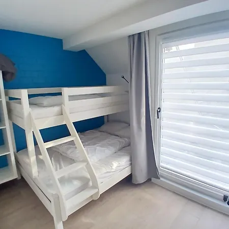 Apartment Bee Tree *